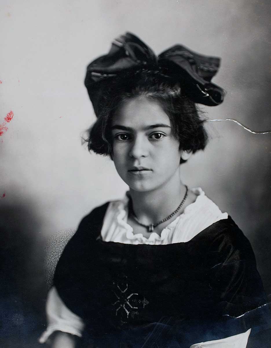 young frida kahlo photographed guillermo kahlo 1919
