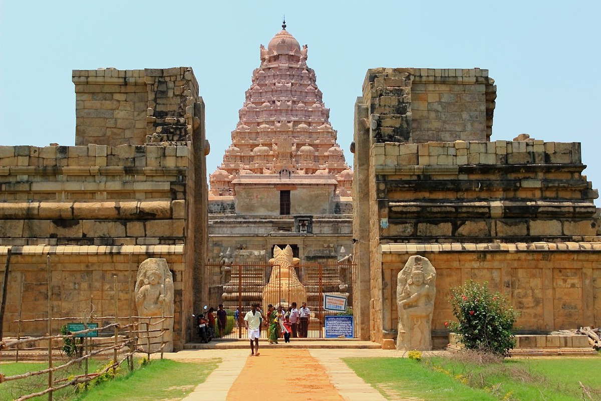 Temple at Gangaikonda Cholaparum. Source: Wikimedia Commons
