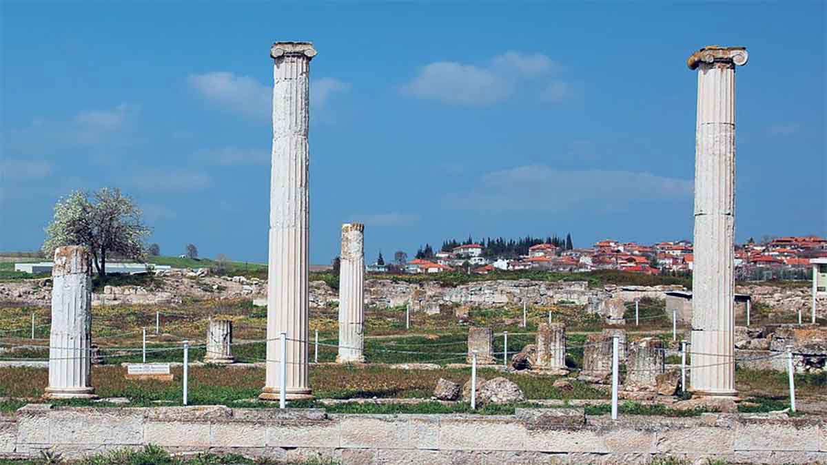 Macedonian Palace Pella DiscoverGreece