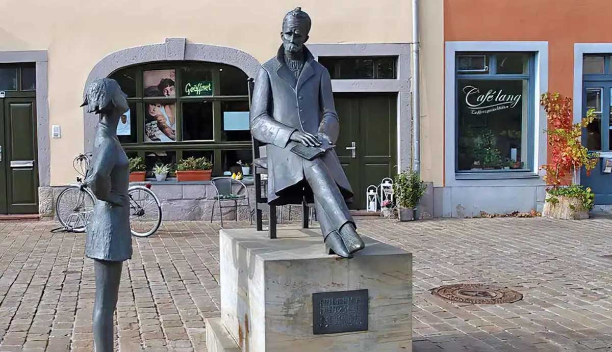 Statue Nietzsche