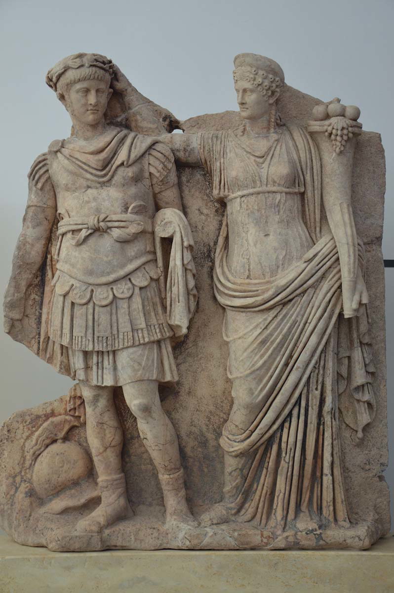 agrippina crowns nero