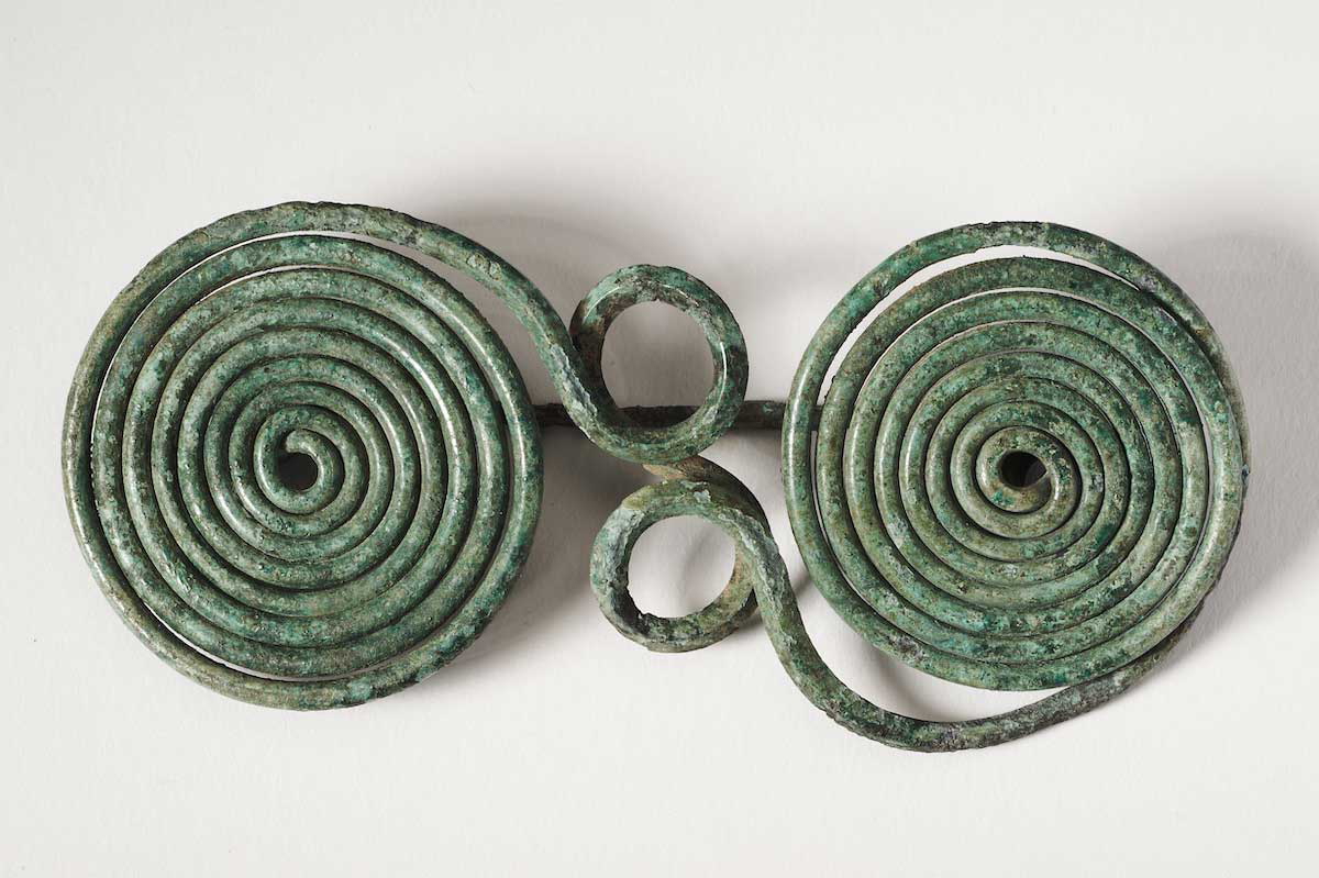 bronze eight shaped fibula anient greece bronze
