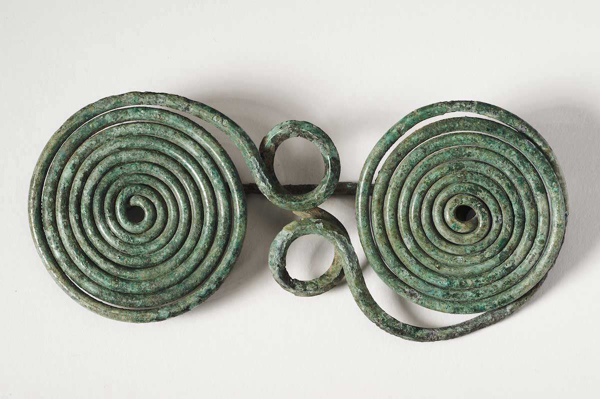 bronze eight shaped fibula anient greece bronze