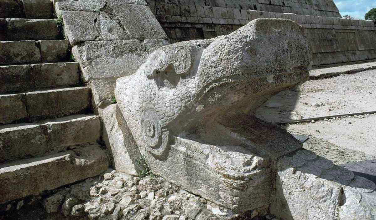 chichen itza kukulcan pyramid