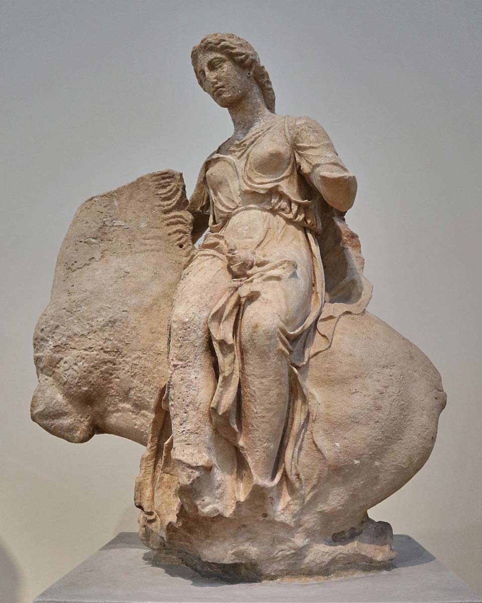 classical sculpture technique nereid