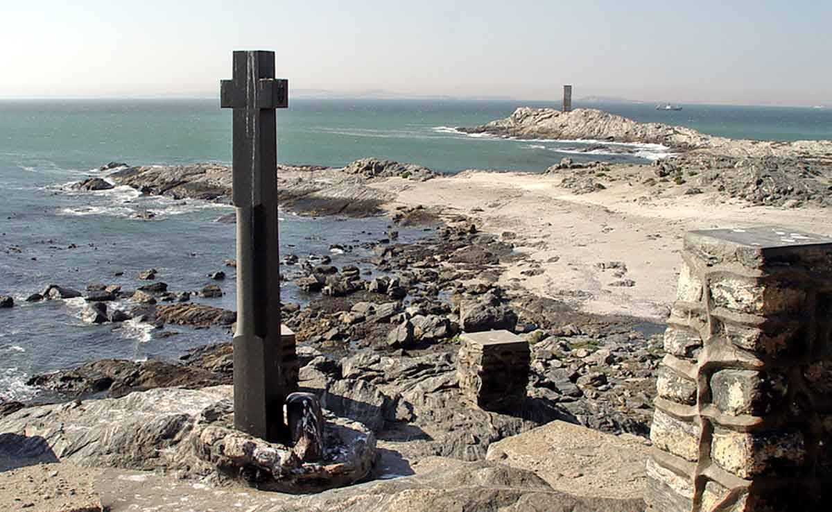 dias cross luderitz