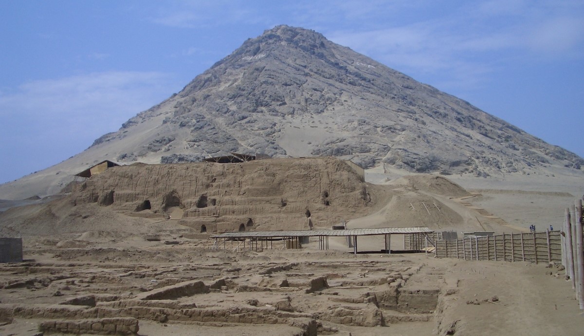 discover land moche northern peru