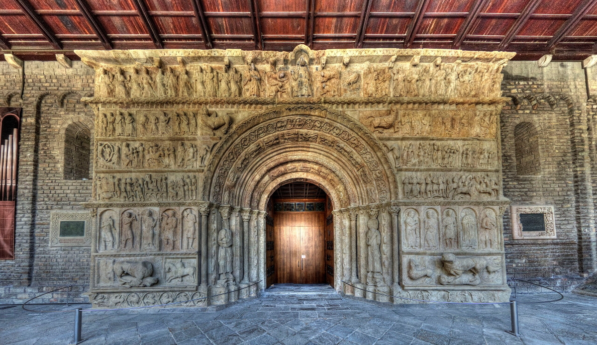 entrance santa maria ripoll spain
