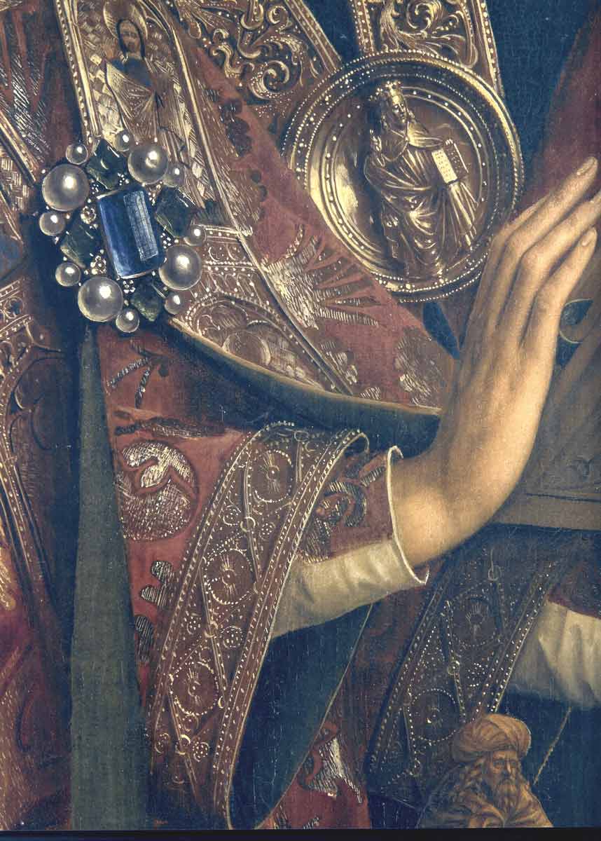 ghent altarpiece closeup fabric and jewels