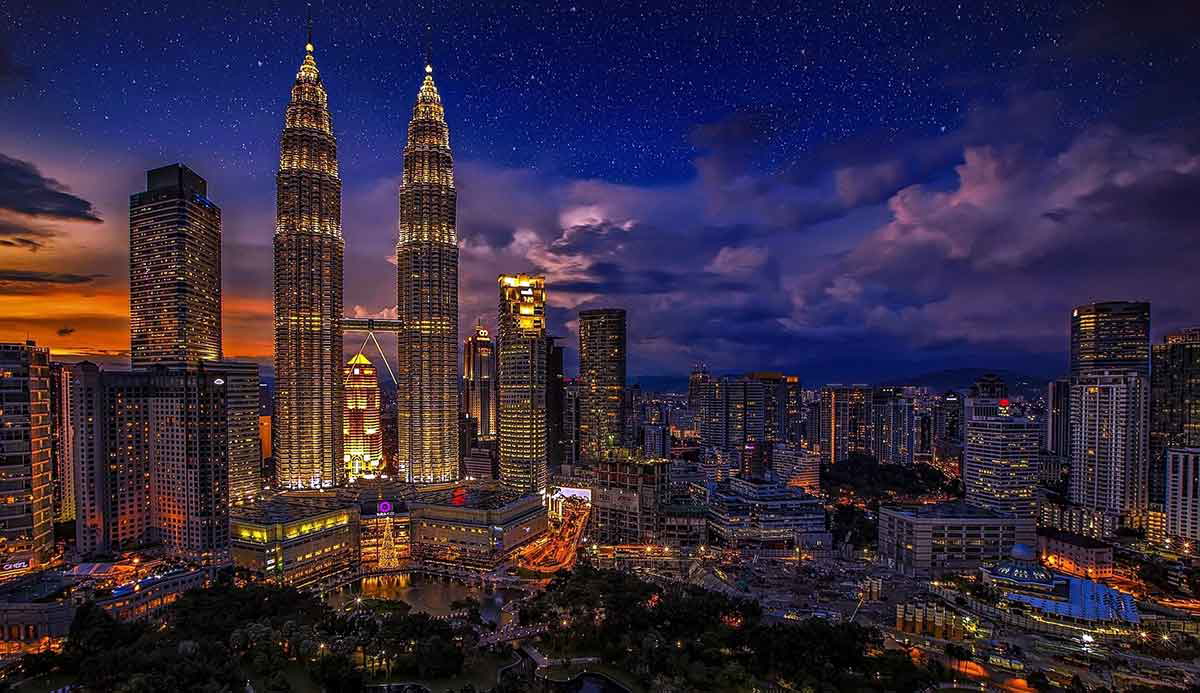 kuala lumpur skyline dusk