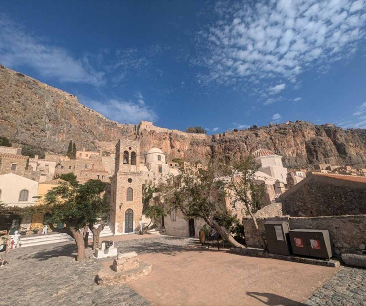 monemvasia center of city