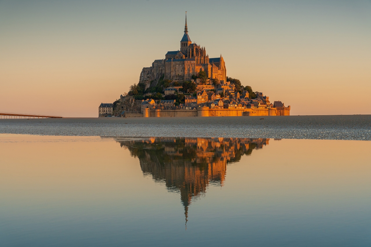 mont saint michel france sunrise