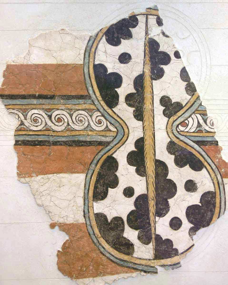 mycenaean figure eight shield cc by 3