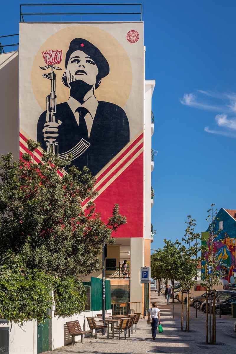peace-guard-shepard-fairey-lisbon-street-art