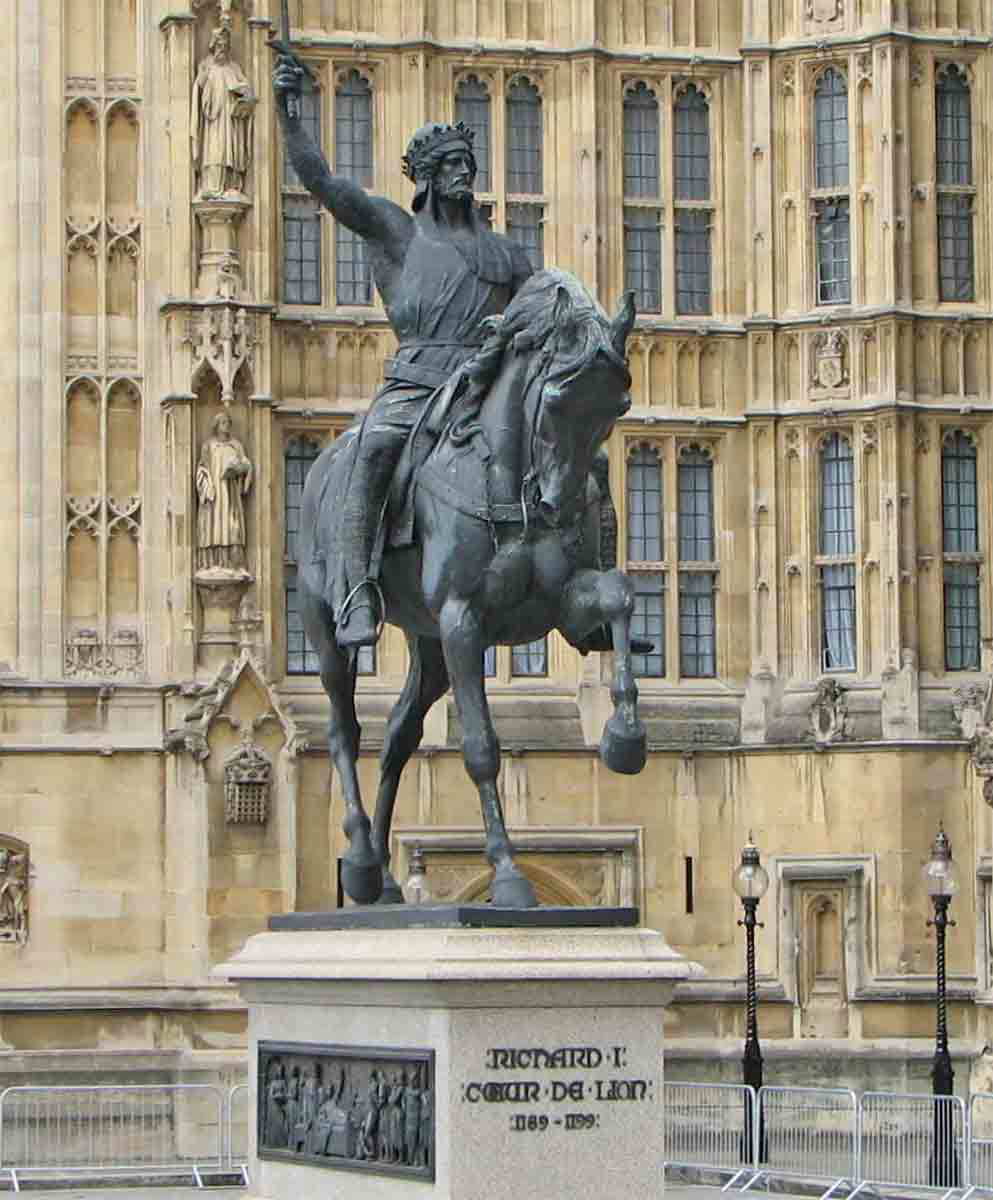 richard the lionheart westminster statue