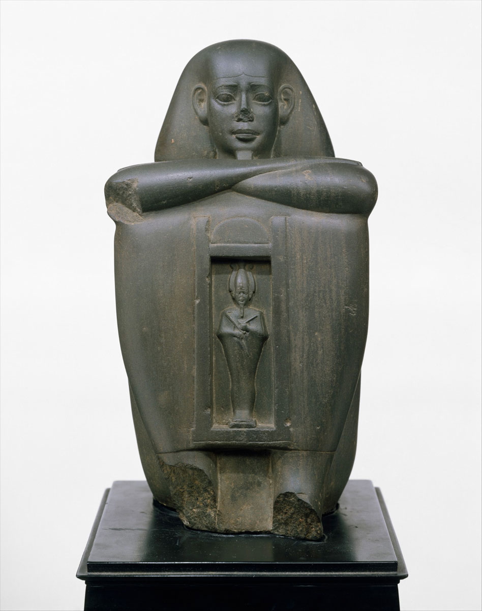 sais naos statue