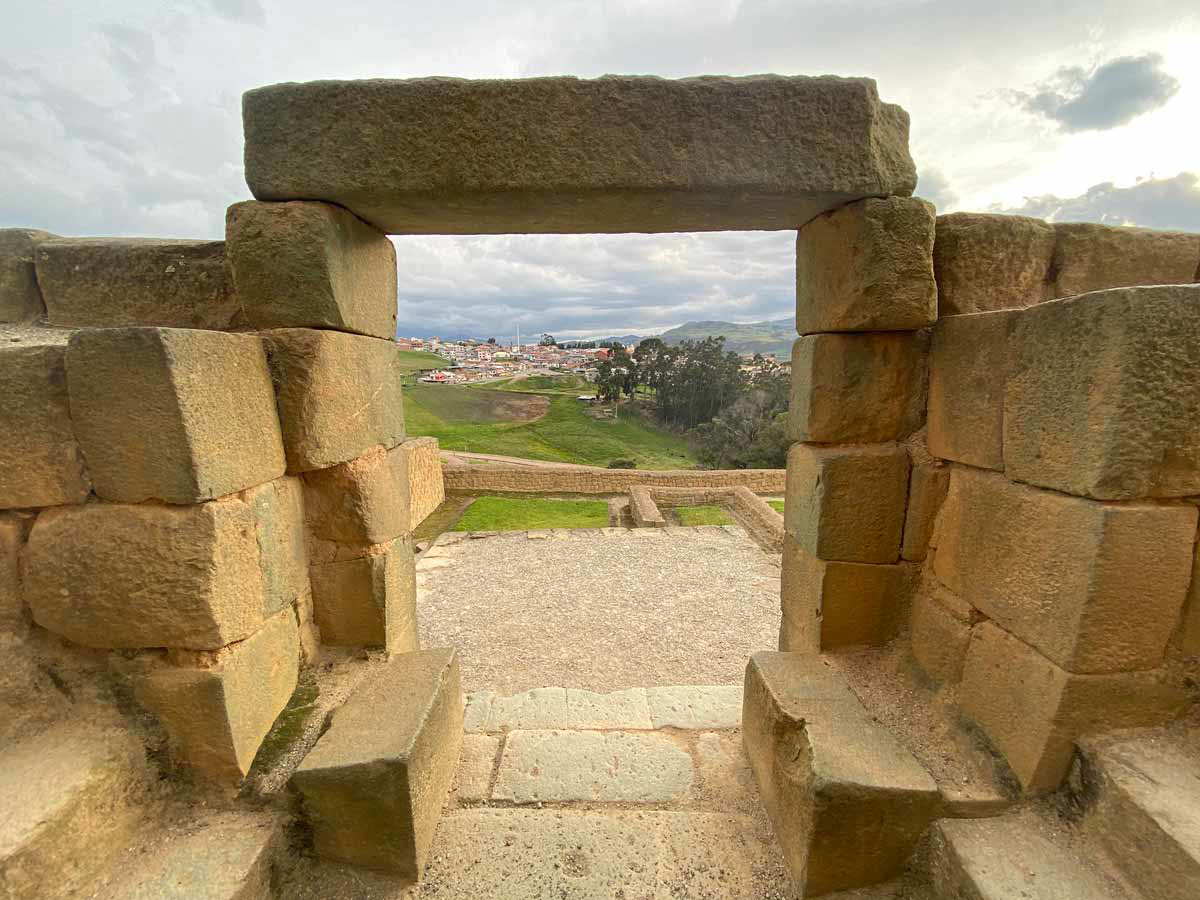 sun temple ingapirca ecuador south america