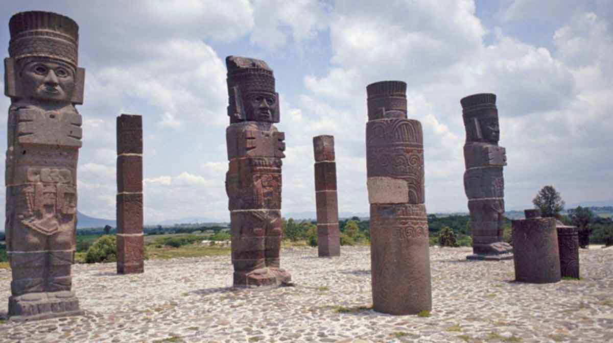 toltec atlantes quetzalcoatl