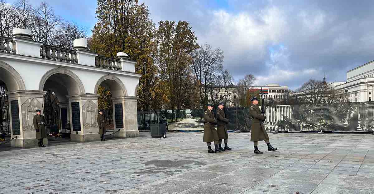 unknown soldier tomb