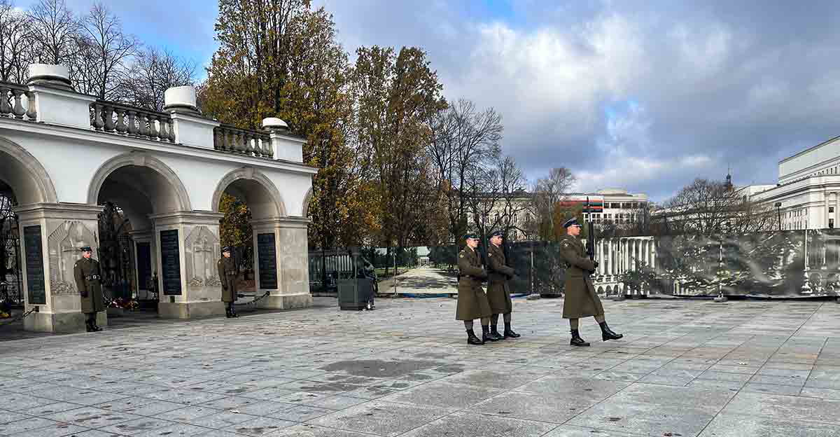 unknown soldier tomb
