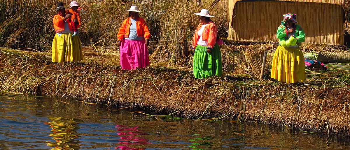 uru chipayas lake titicaca