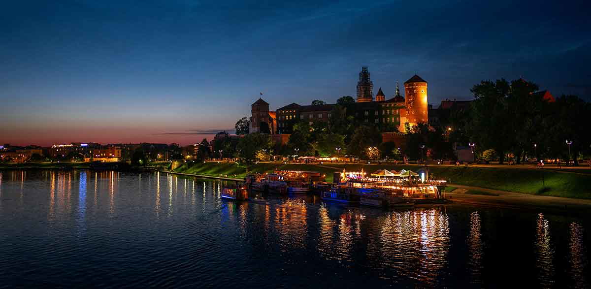 wawel castle night poland