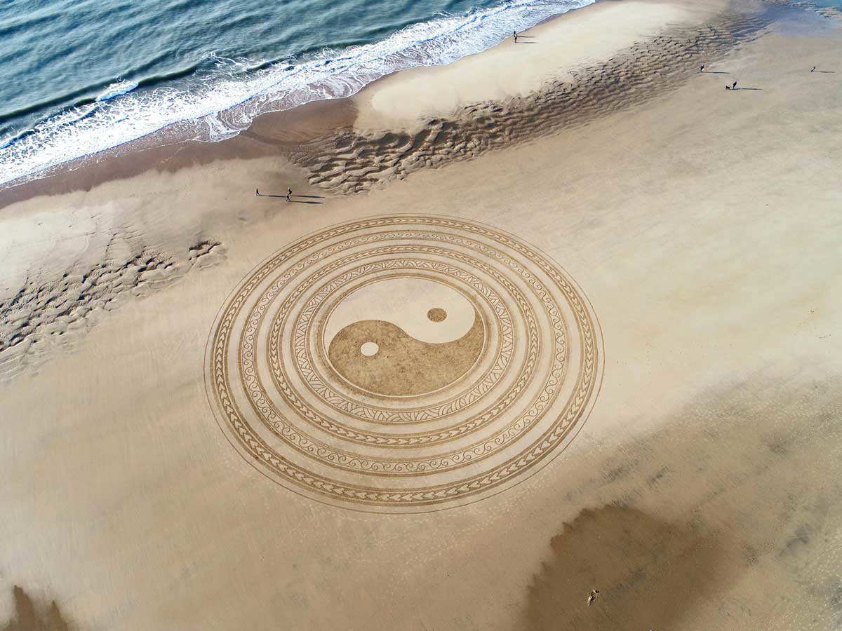 yin yang beach taoism