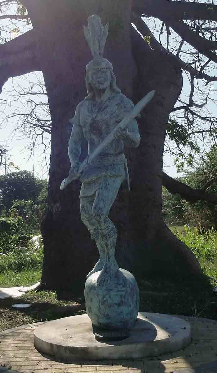 Agüeybaná statue puerto rico boriken