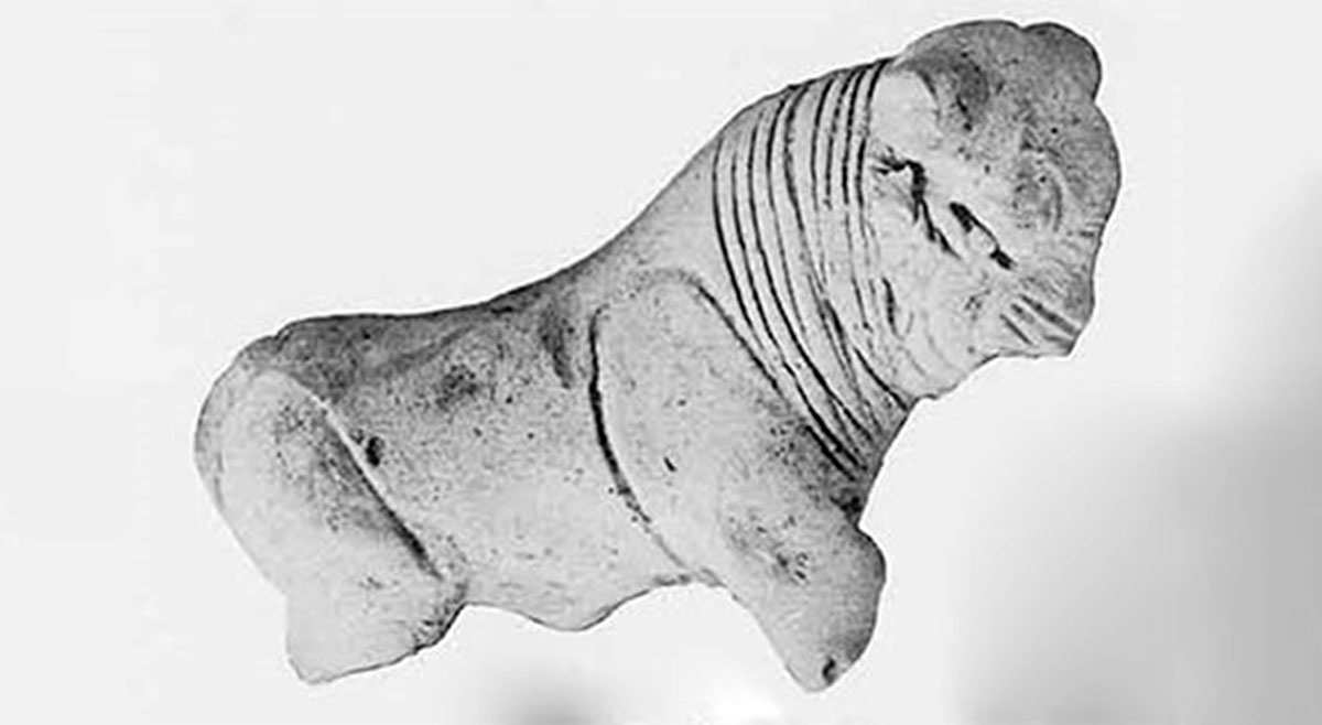 Clay bull figurine Harappan