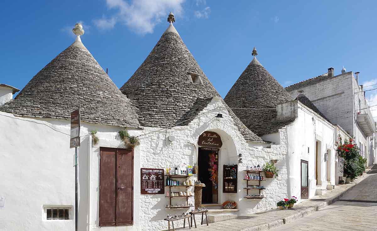 alberobello trulli italy