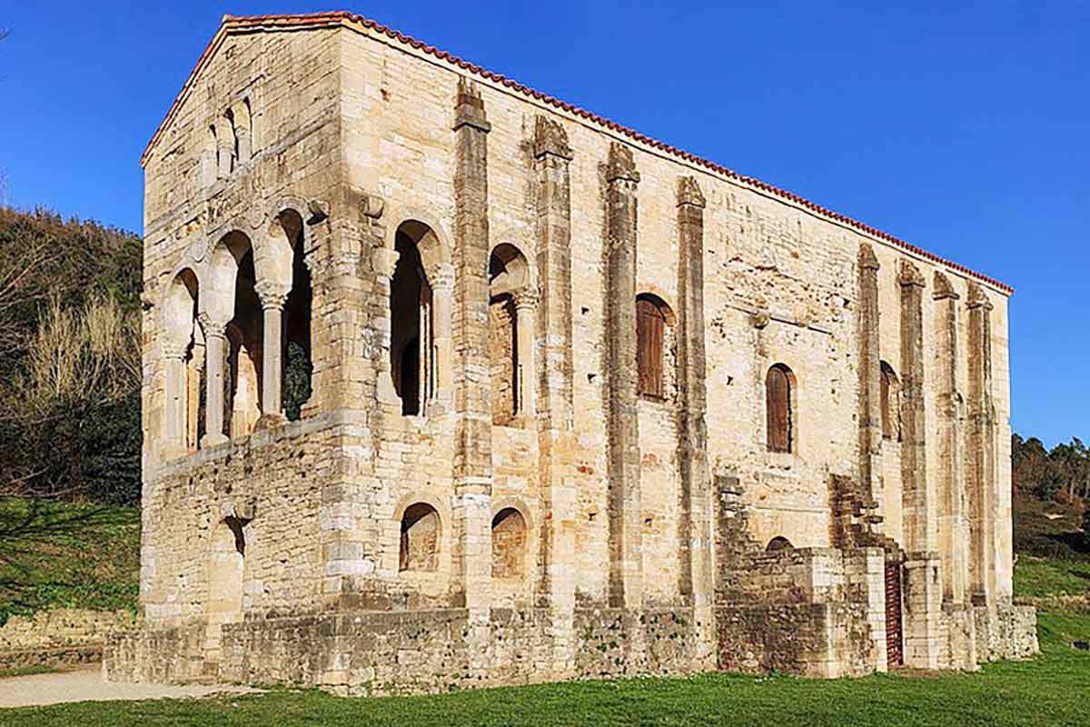 architect preroman church