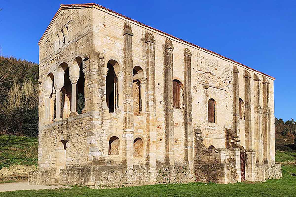 architect preroman church