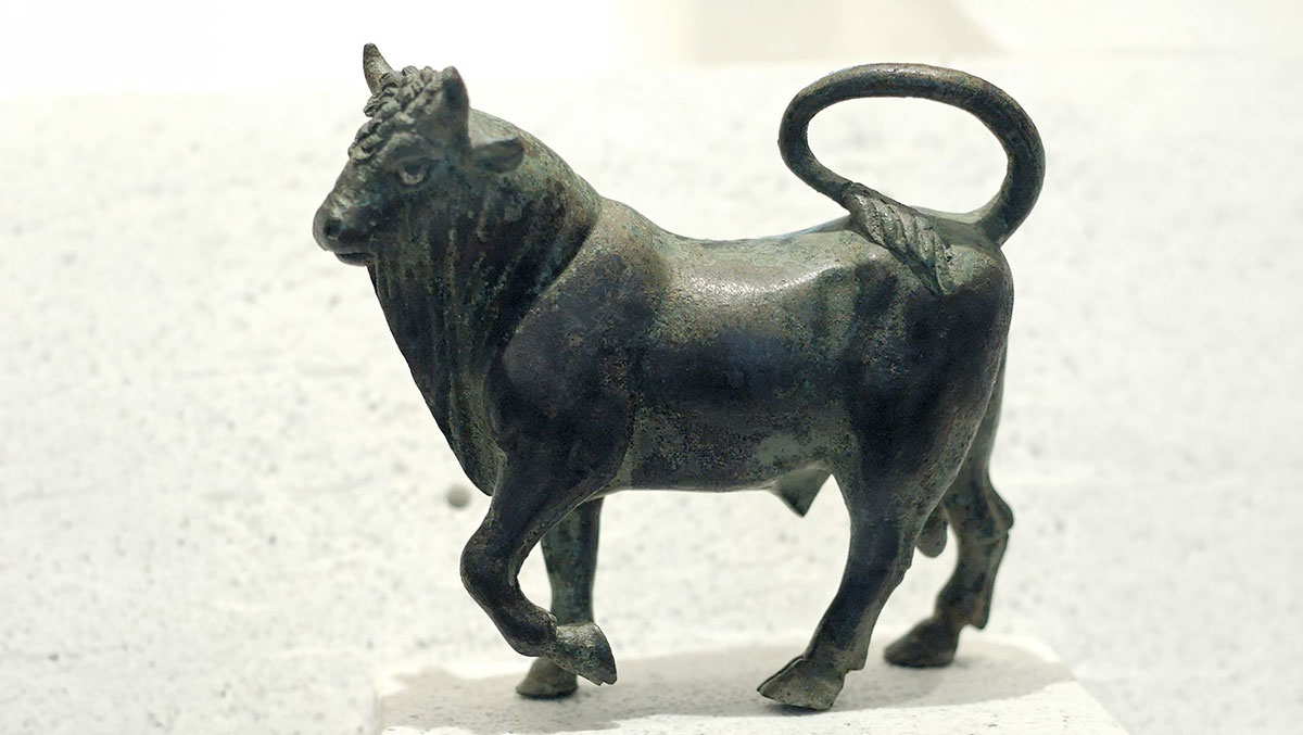 bronze apis bull