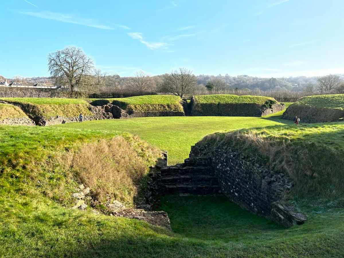caerleon amphitheatre ruins jonathan hutchins cc by 2