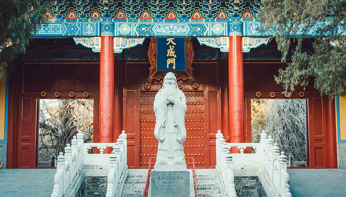 confucius statue