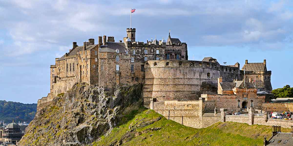 edinburgh castle scotland most famous