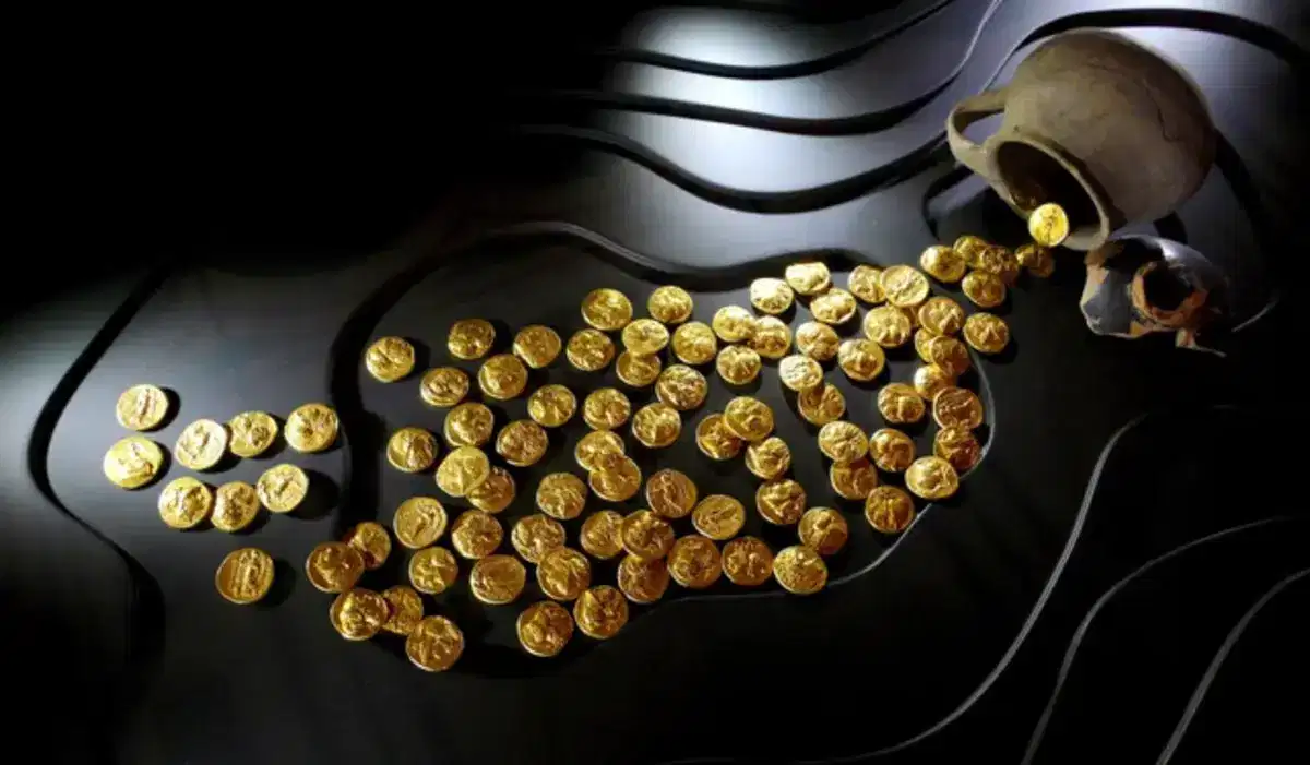 Hoard of gold coins from Epidaurus, 3rd century BCE. Source: Numismatic Museum, Athens