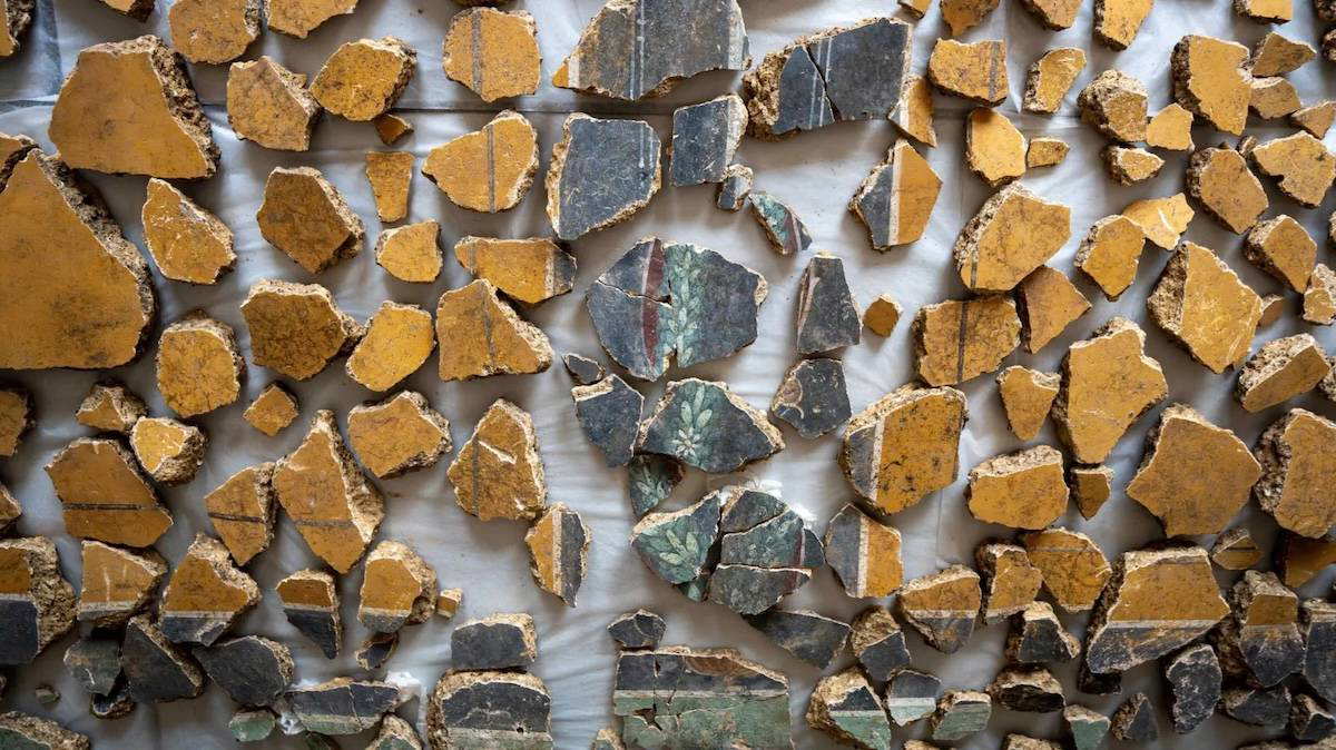 Pieces of ancient Roman fresco paintings reconstructed in London
