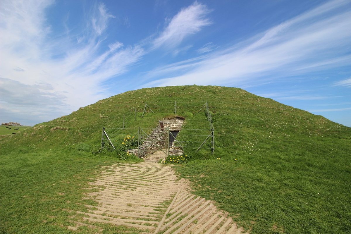 maeshowe entrance scotland