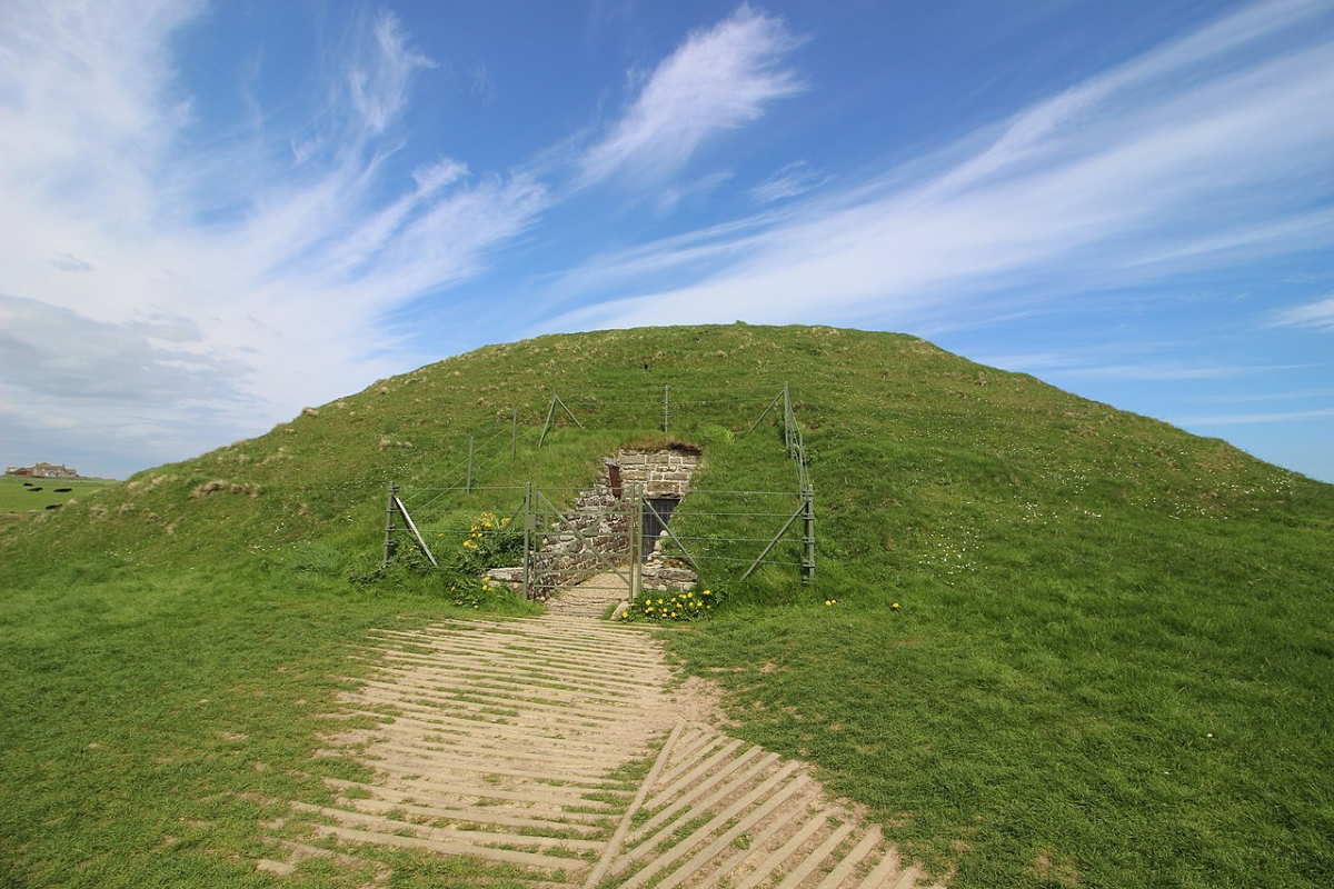 maeshowe entrance scotland
