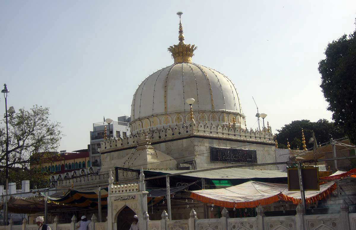 moinuddin chishti tomb dargah ajmer
