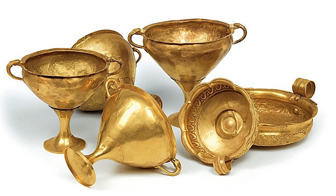 Gold goblets and cups from Mycenae and Dendra in the Argolid, c. 1400 BCE
