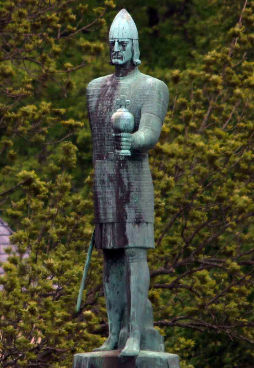 olav tryggvason statue
