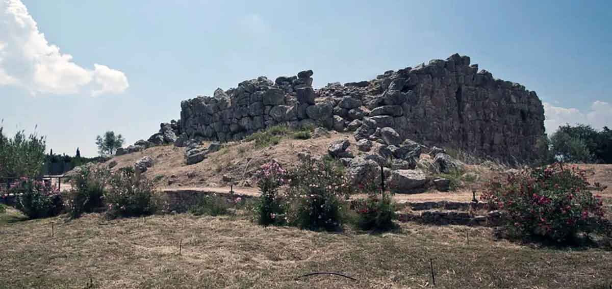 palace at tiryns greece
