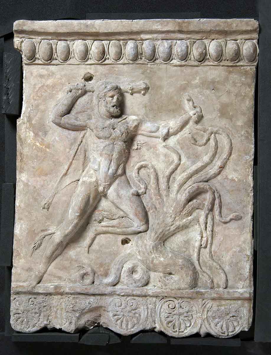 plaque herakles hydra italy