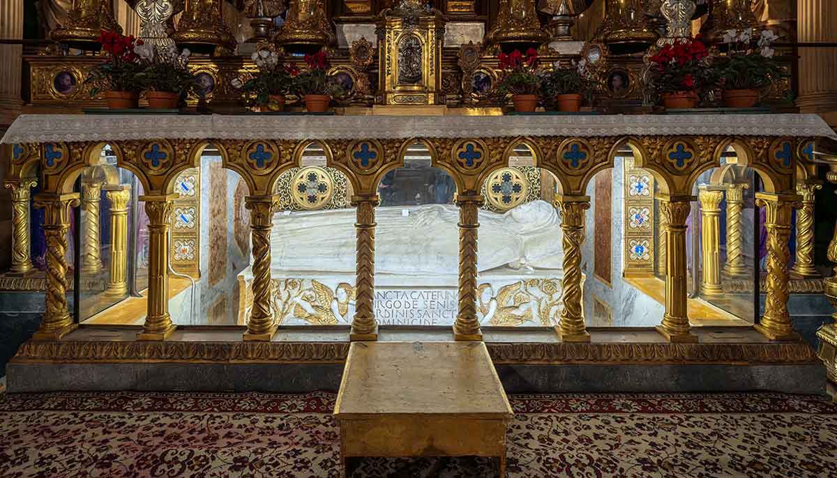 saint catherine of siena tomb rome