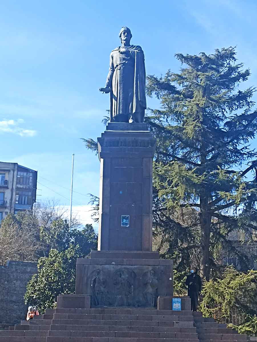 shota rustaveli monument tbilisi