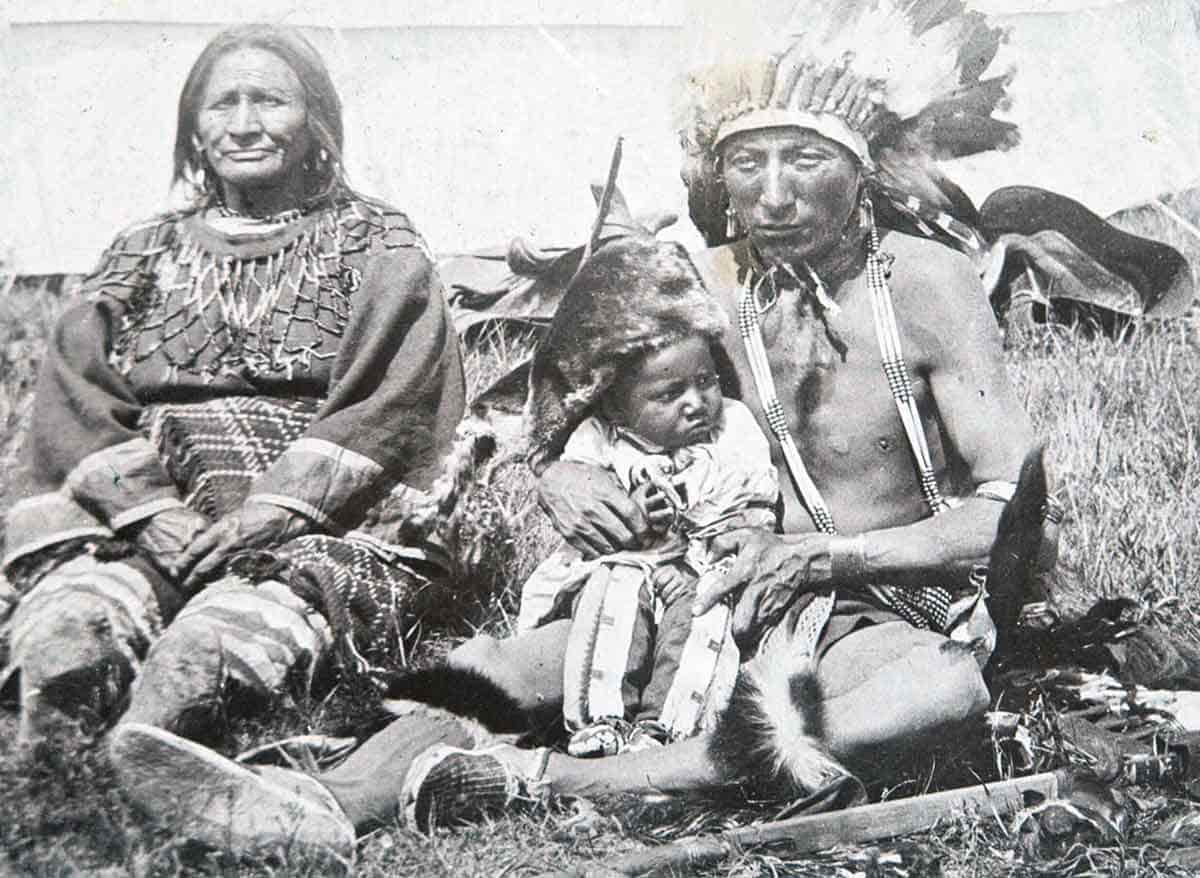sioux family sitting