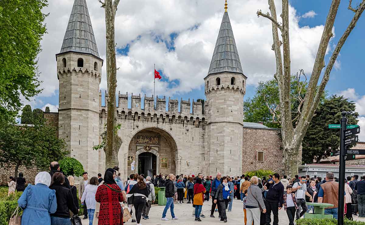 topkapi palace gates