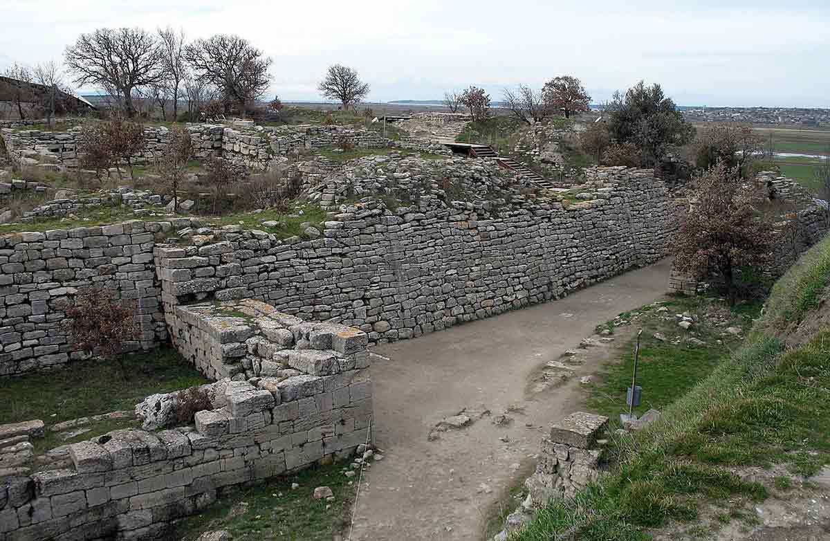 troy bronze age walls